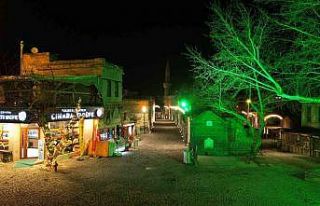 Talas’ın tarihi sokağı ışıl ışıl