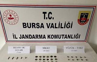 Tarihi eserleri satmak isterken jandarmaya yakalandılar