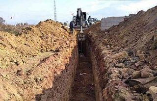 Tarım arazisinden geçen kanalizasyon hattı deplase...