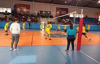 Tatvan’da Okullar Arası Voleybol Turnuvası