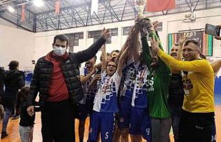 Tavas’ta futsal turnuvasında kupayı Akyarspor...