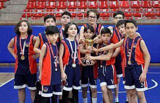 TED Düzce Koleji şampiyon