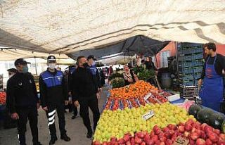 Toroslar zabıtasından semt pazarlarında etiket...