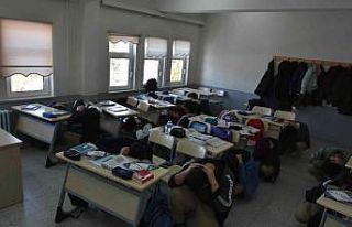 Tosya’daki okullarda eş zamanlı deprem tatbikatı