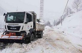 Trabzon’da karla mücadele çalışmaları sürüyor