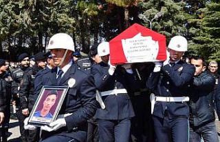 Trafik kazasında hayatını kaybeden polis ve eşi...