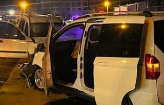 Trafik kazasında yaralanan 19 yaşındaki genç kız...