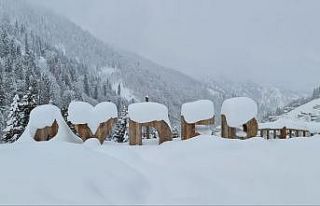 Turizm merkezi Ayder’den kar manzaraları