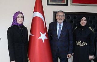 Türk Dünyası Vakfı Düşünce Okulu eğitmenlerinden...
