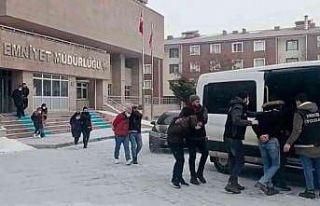 Tutuklu ve hükümlülere uyuşturucu temini iddiasıyla...
