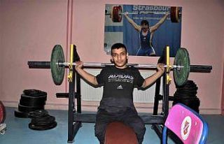 Üç haftalık antrenmanla Türkiye ikincisi olan...