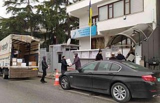 Ukrayna İstanbul Konsolosluğunda yardımlar devam...