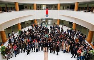 Üniversite adaylarına yönelik bilgilendirme programı...