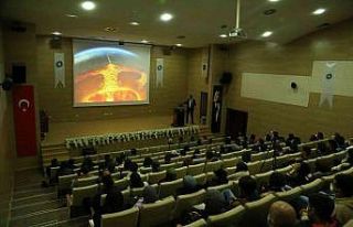 Üniversite öğrencilerine ’deprem’ anlatıldı