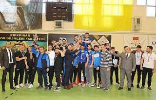 Üniversiteler arası bilek güreşi şampiyonası...