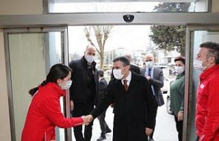 Vali Atay, Kan Merkezinde incelemelerde bulundu