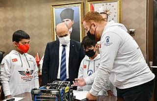 Vali Dağlı’dan dünyanın en büyük robotik yarışmasına...