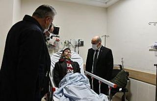 Vali Dağlı’dan yaralı öğrencilere ziyaret