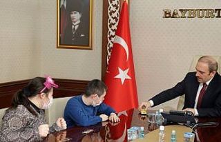 Vali Epcim, down sendromlu öğrencilerle bir araya...