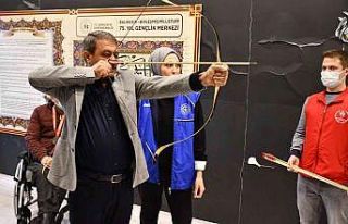 Vali Hasan Şıldak Gençlik Merkezini ziyaret etti