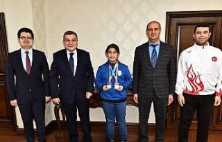 Vali Işık: “Her zaman sporcularımızın yanındayız”