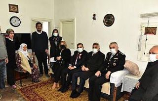 Vali Işık: “Şehit aileleri ve gaziler bizim baş...