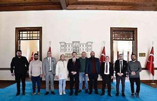 Vali Kızılkaya basın mensuplarını makamında...