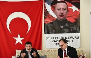 Vali Kızılkaya’dan şehit babası Esmer’e ziyaret