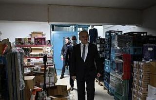 Vali stokçu denetimine katıldı