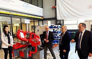 Vali ve başkan ’Model Fabrika’yı inceledi