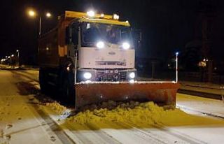 Van Büyükşehir Belediyesi’nin karla mücadelesi...