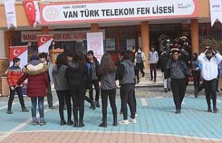 Van’da bin 300 okulda deprem tahliye tatbikatı