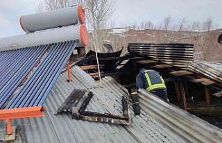 Van’da çatı yangını