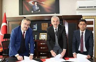 Van’da ‘Kızılay Okulumda’ projesinin protokolü...