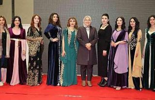 Van’da yöresel kıyafetler defilesi hayran bıraktı