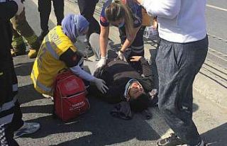 Virajı alamayan hafriyat kamyonu devrildi: Facianın...