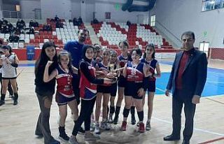 Voleybolda şampiyon değişmedi
