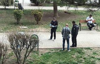 Yaşlı adam parktaki bankta kanlar içinde bulundu