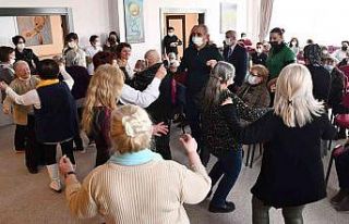 Yaşlı vatandaşlar için özel eğlence