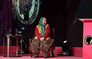 ’Yılın tiyatrocusu’ Ümmiye Koçak