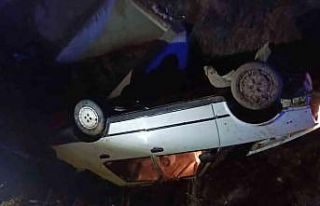 Yoldan çıkan otomobil ters döndü, 1 kişi hayatını...