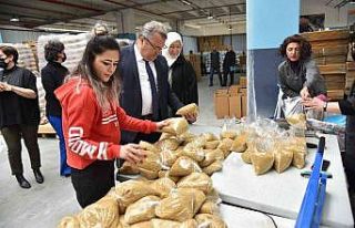 Yunusemre Belediyesi Ramazan’da erzak yardımı...