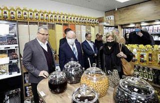 Yunusemre’den vatandaşa maliyetine ürün