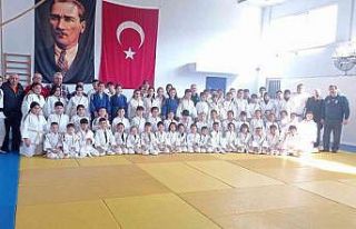 Yunusemreli judocular bir üst kuşağa terfi etti
