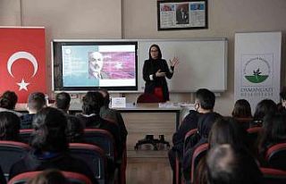 Yüreklerde Akif, dillerde hürriyet