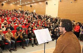 Yurtlarda kalan gençler için moral gecesi