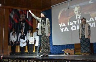 Zaferin kahramanları tiyatroyla canlandırıldı