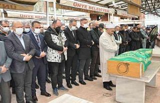 ’Zeytinci Ali Dayı’ olarak tanınan Ünyeli esnaf,...