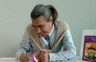 16 saatlik metro yolculuğunu kitapla taçlandırdı