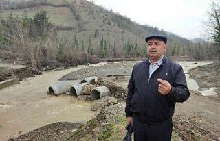 250 nüfuslu köy halkı geceyi sel korkusuyla ayakta...